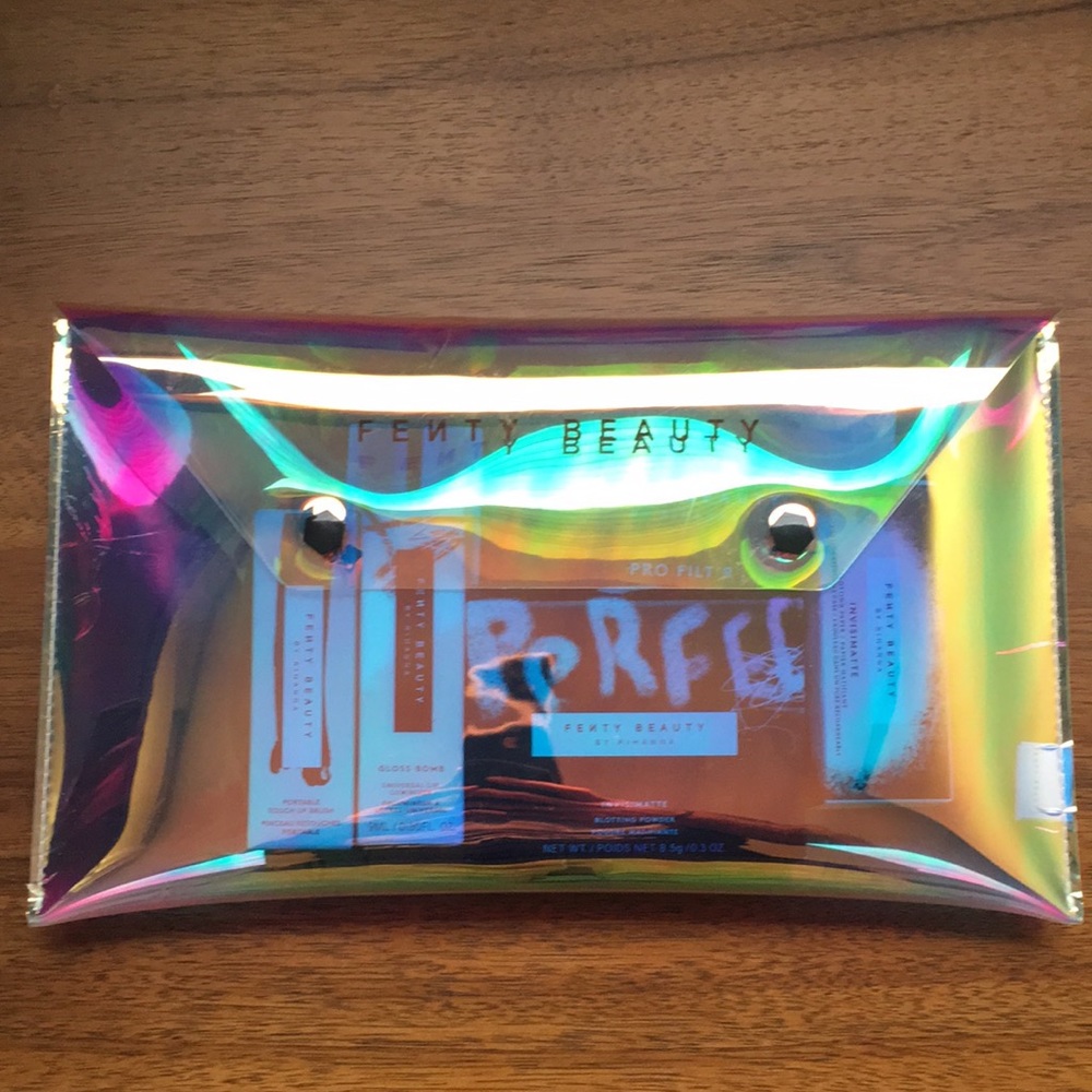 RARE Fenty Beauty Holographic Clutch